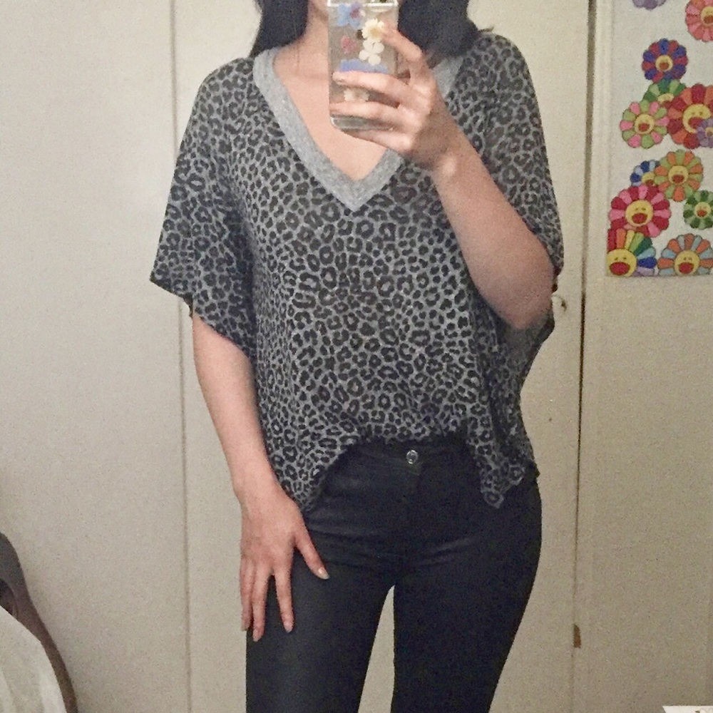 V-neck Cheetah Print Top with Batwing Sleeves